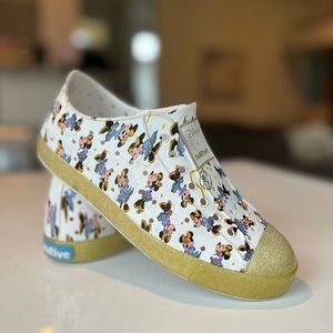 BRAND NEW Disney Native Gold Glitter Minnie Mouse Shoes